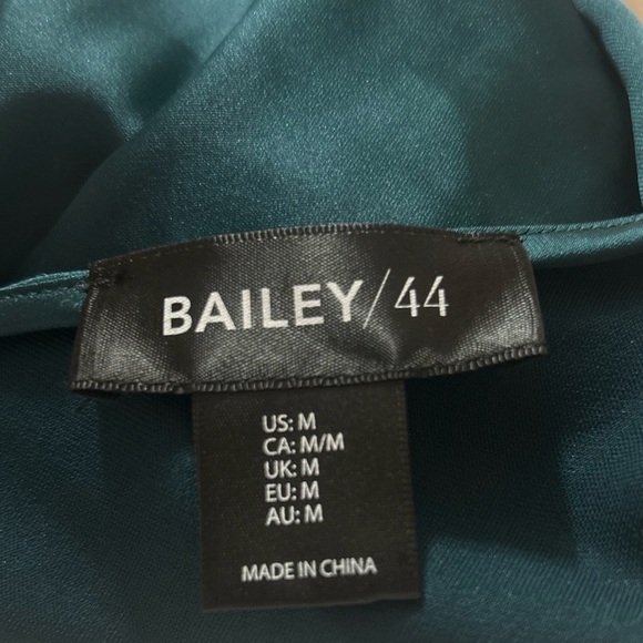 Bailey 44 Top Golden Chain Straps Cowl Neck Size M Green - Picture 4 of 4